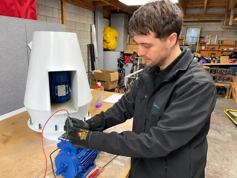 Fume cupboard servicing